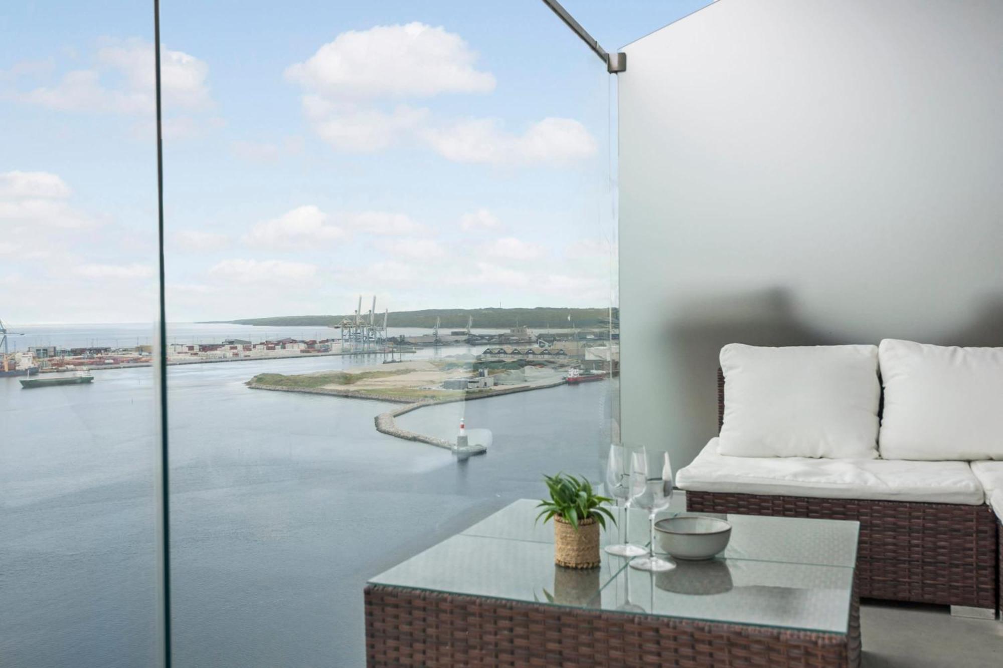 Endless Ocean Views With Private Balcony Daire Århus Dış mekan fotoğraf